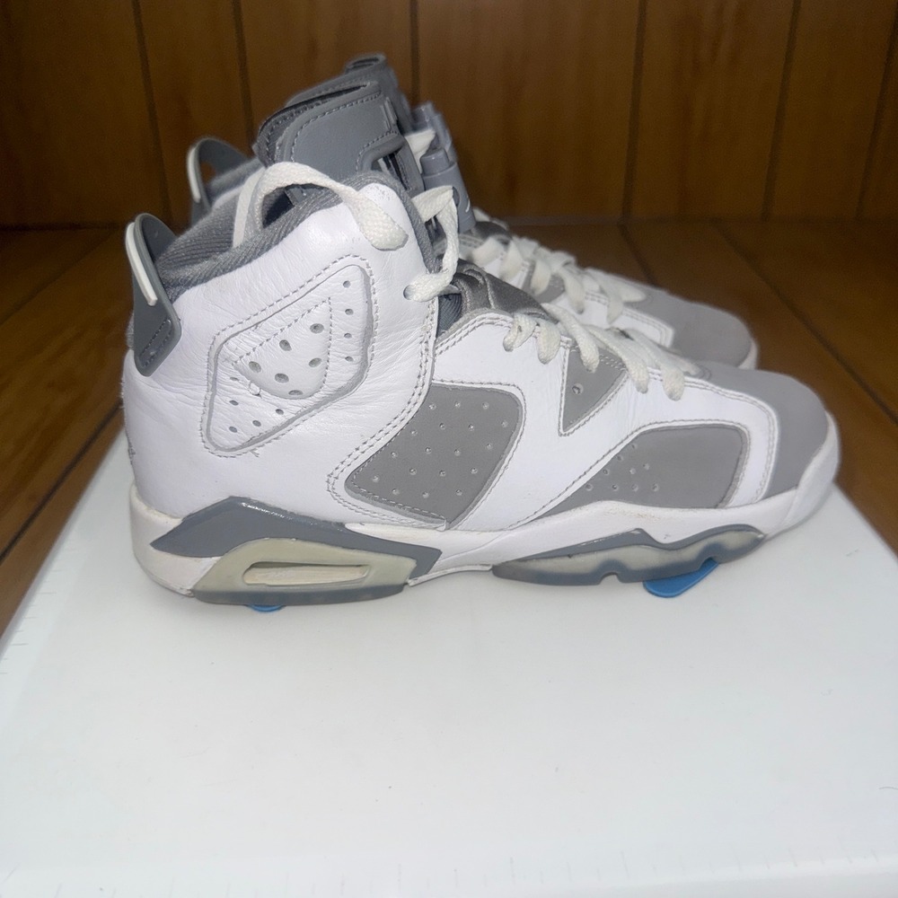 Air Jordan 6 Retro GS Cool Grey White Medium Grey 384665-100 Size 4.5Y